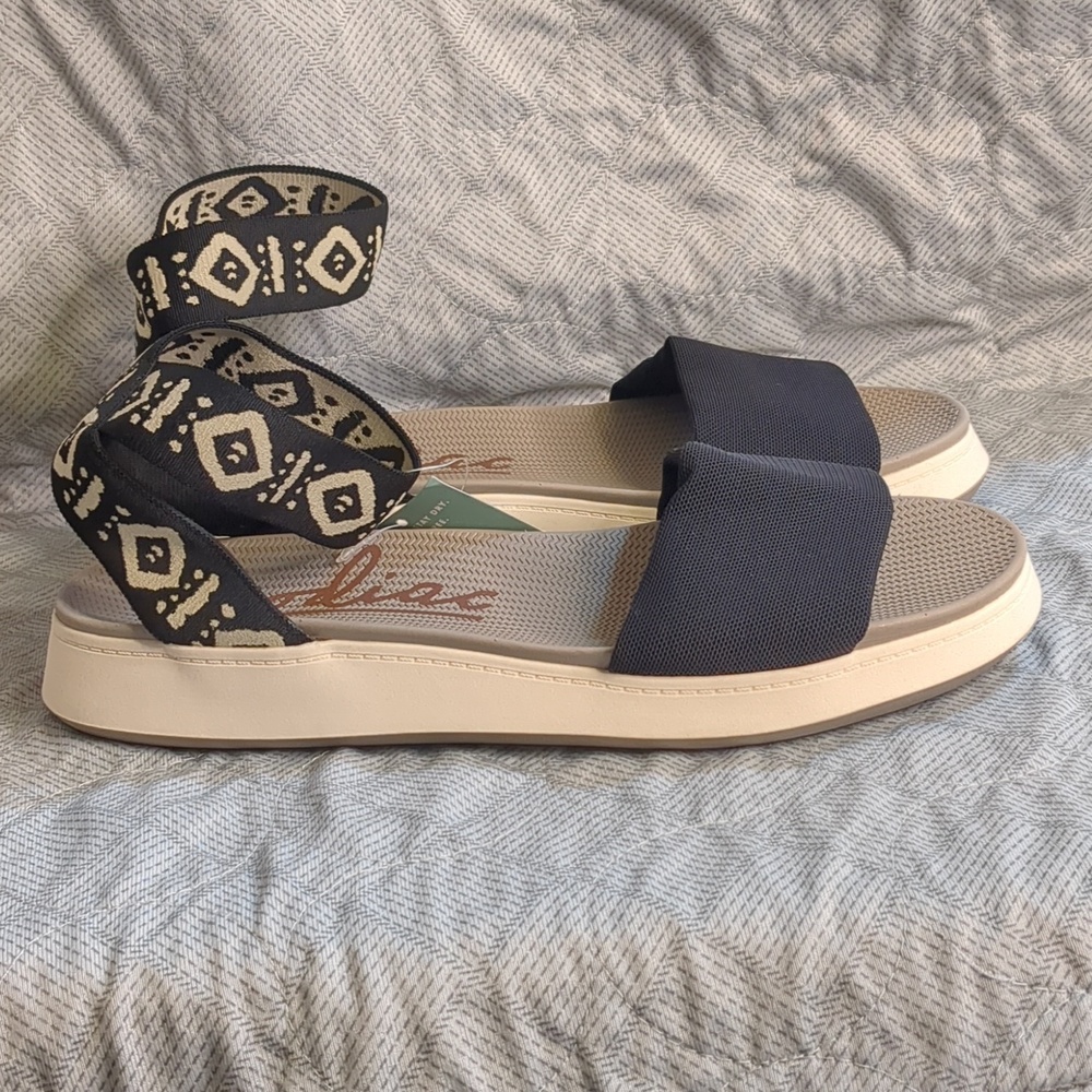 Nordstrom Black and Cream Strap Sandals with Patterned Ankle Band - Picture 3 of 16